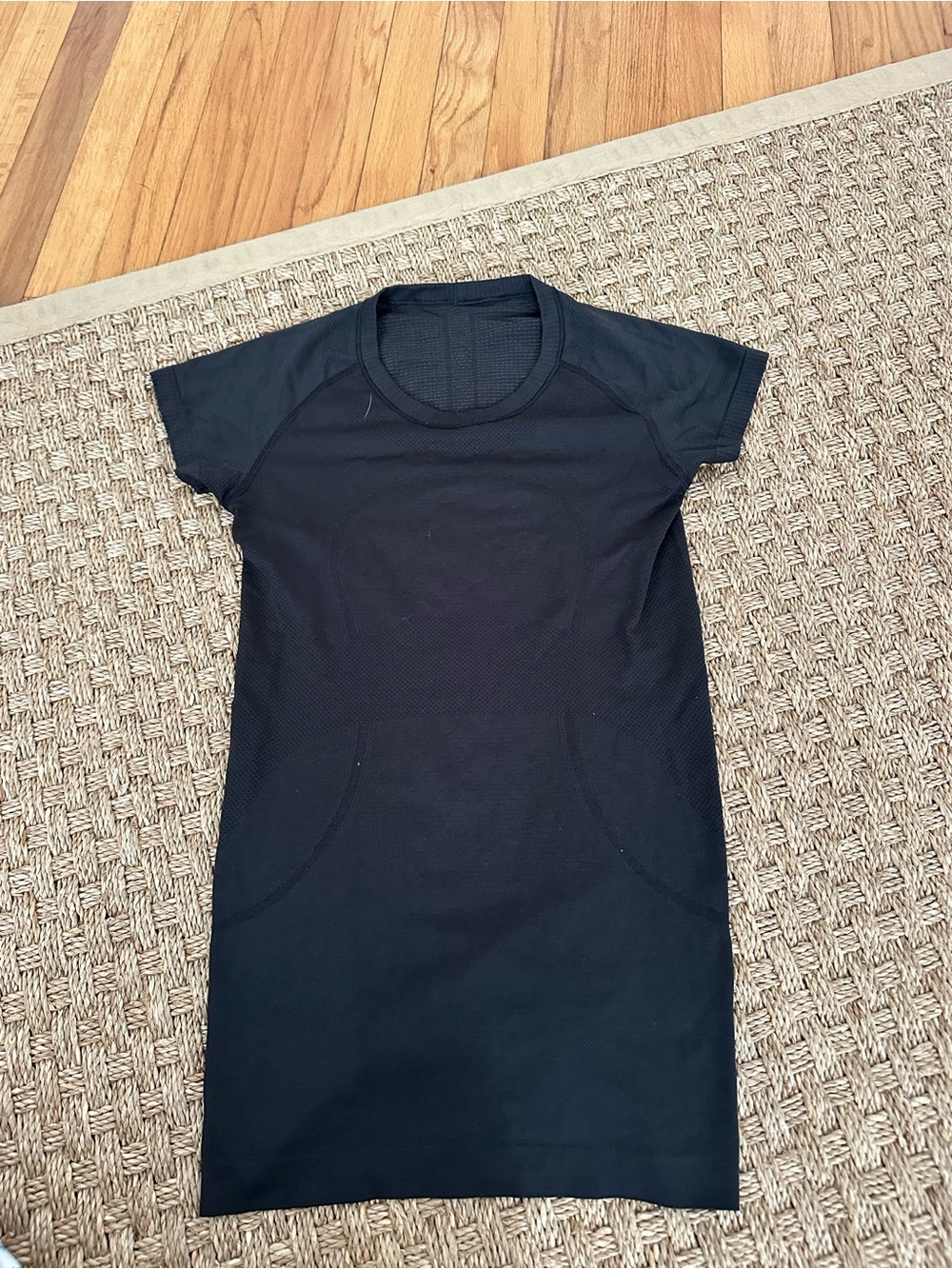 Lululemon Swiftly Tech - Picture 2 of 2